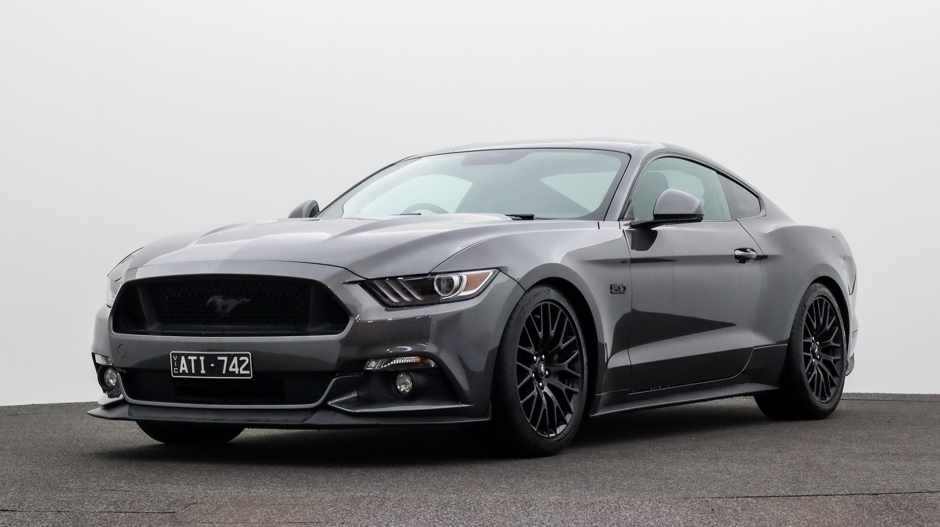 Ford Mustang image 1