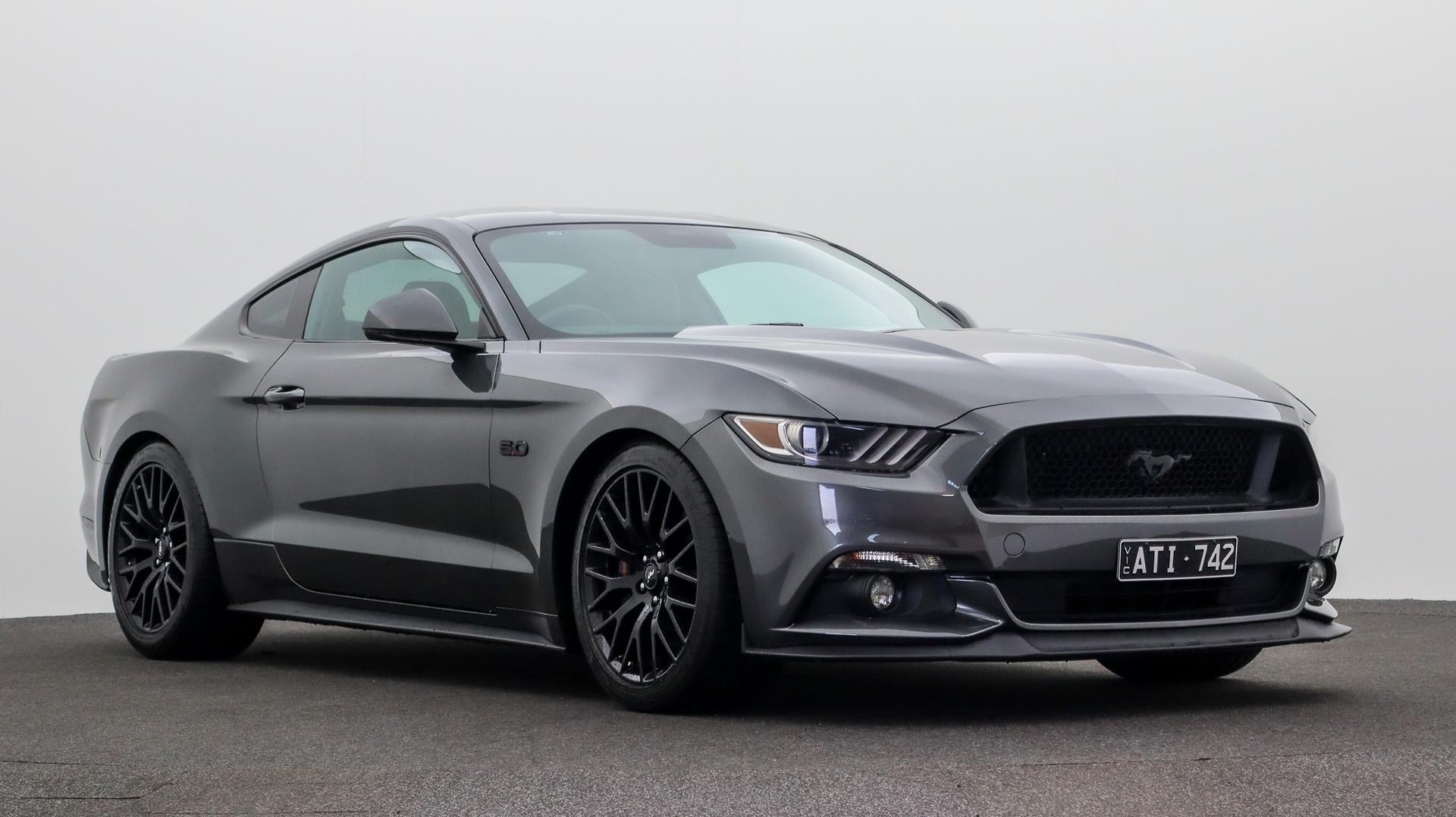 Ford Mustang image 2