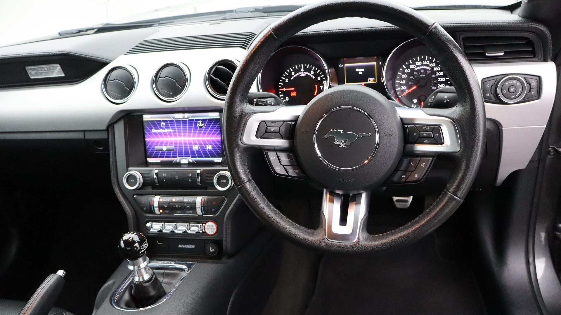 Ford Mustang image 4