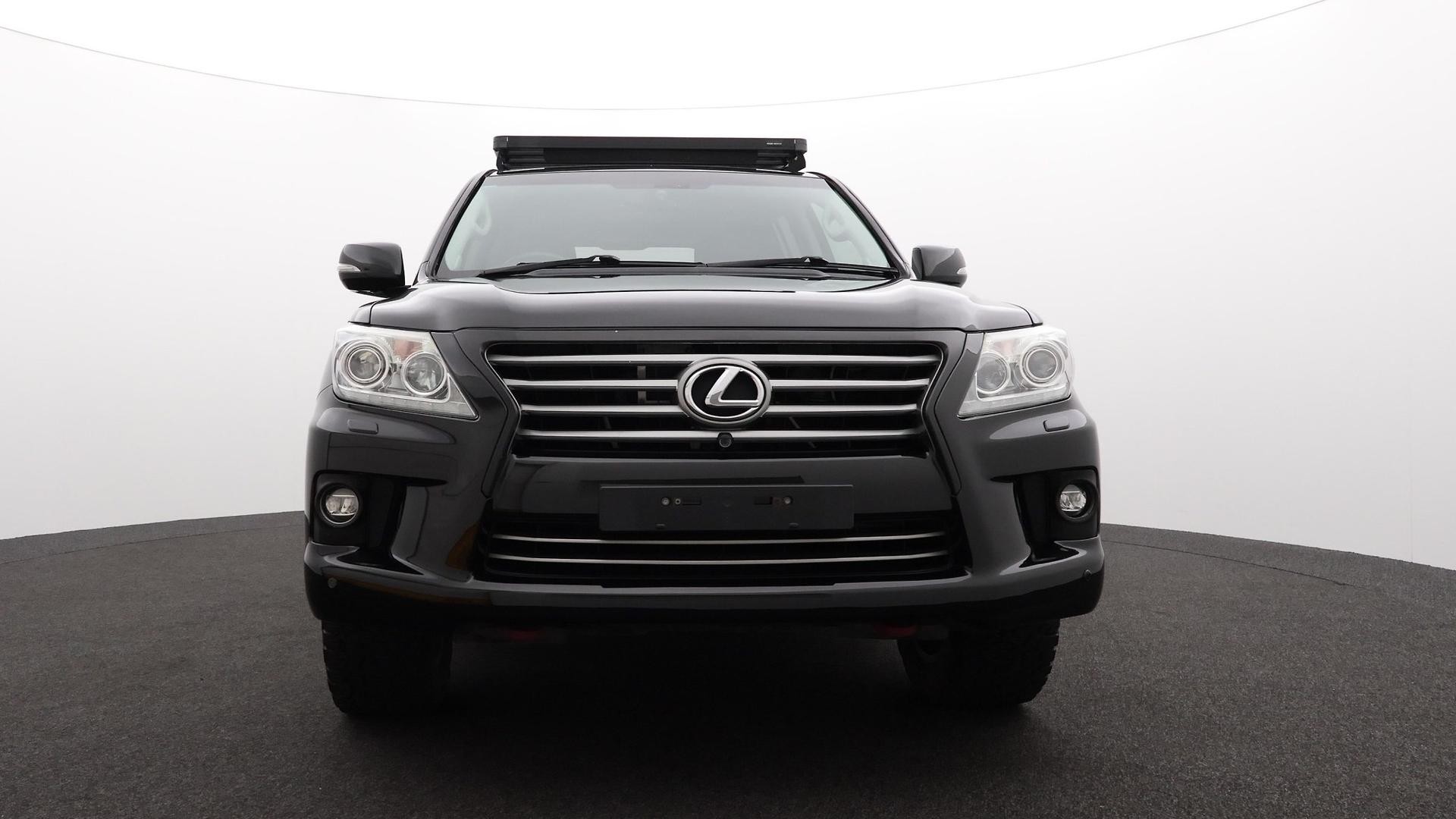 Lexus Lx image 3