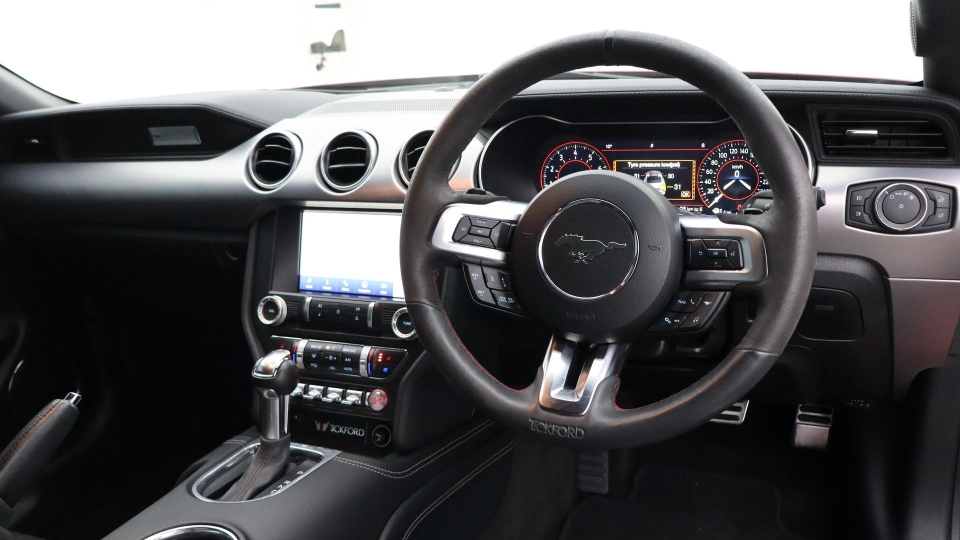 Ford Mustang image 4