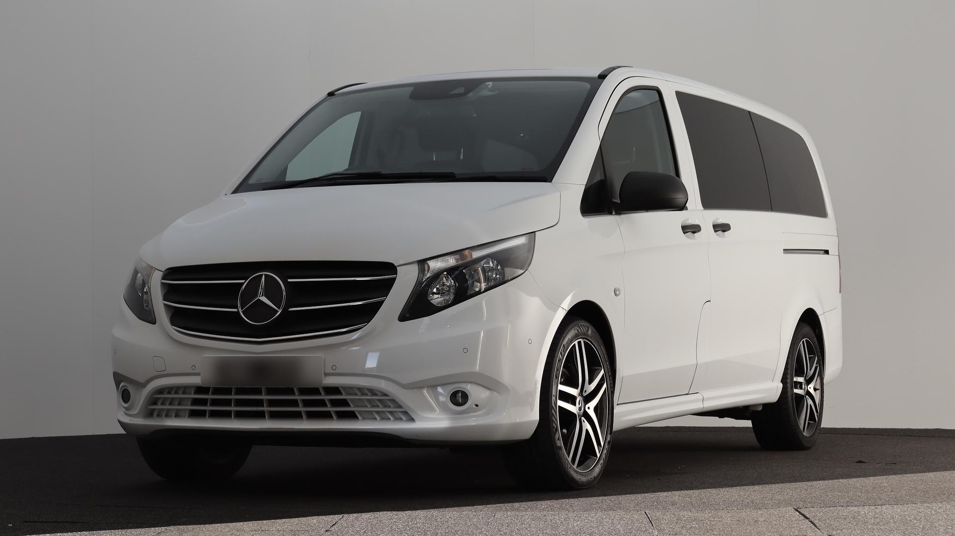 Mercedes Benz Valente image 1