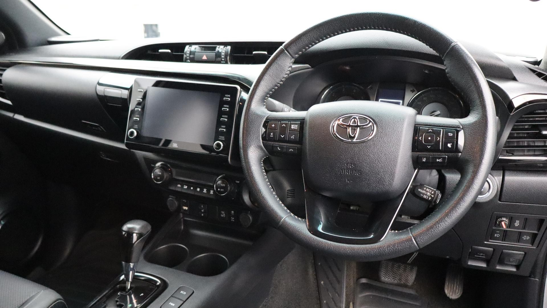 Toyota Hilux image 4