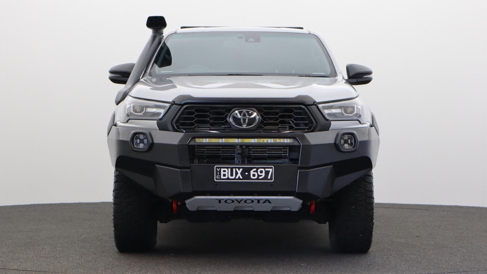 Toyota Hilux image 3