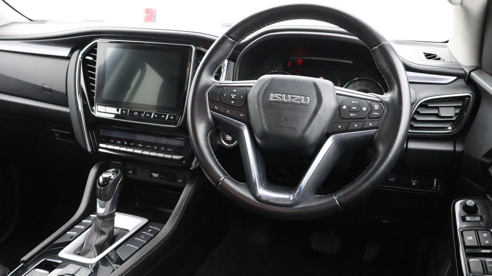 Isuzu Mu-x image 4