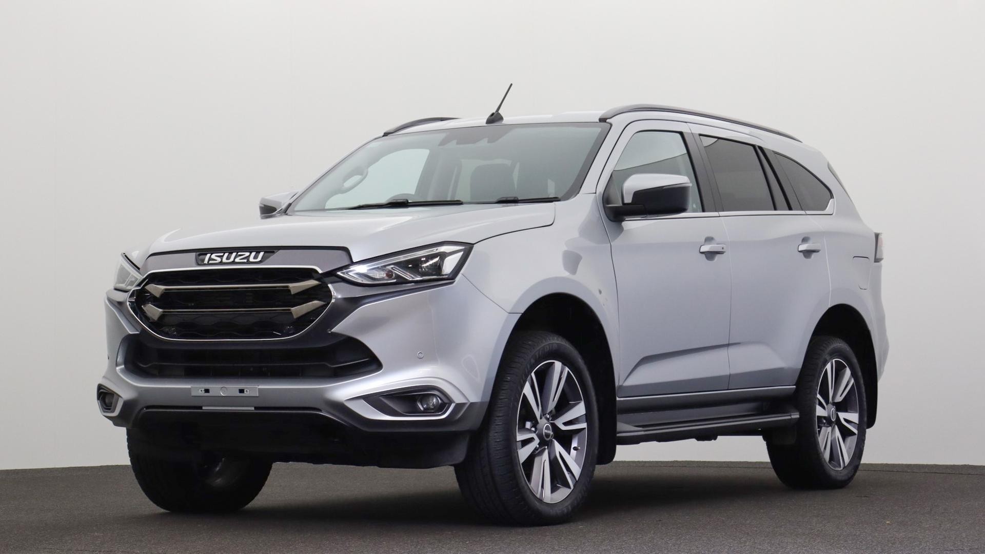 Isuzu Mu-x image 1