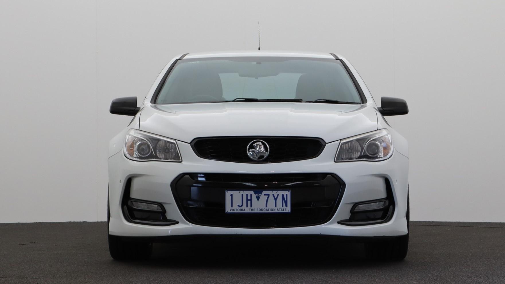 Holden Commodore image 3