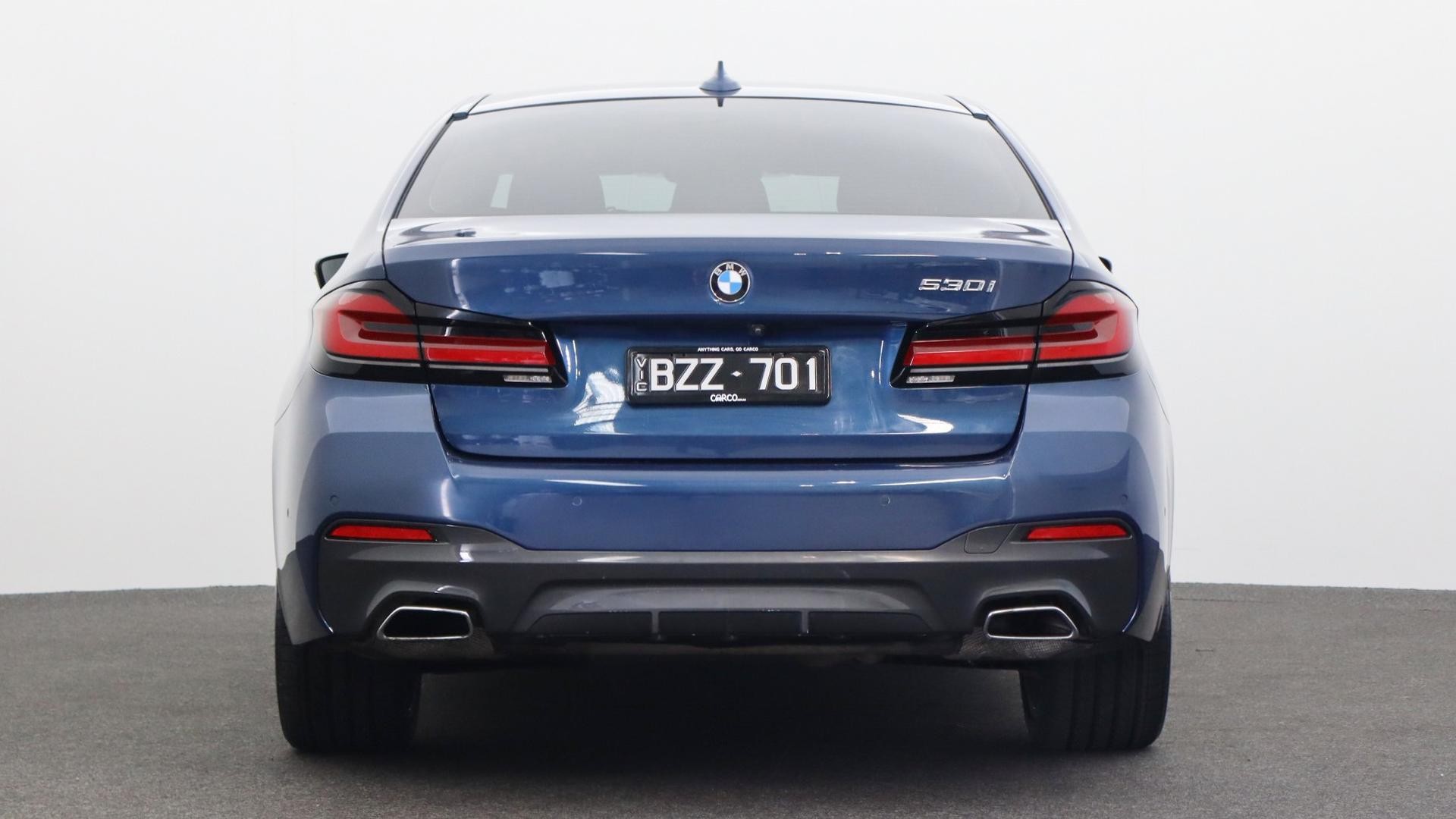 BMW 5 Series image 3