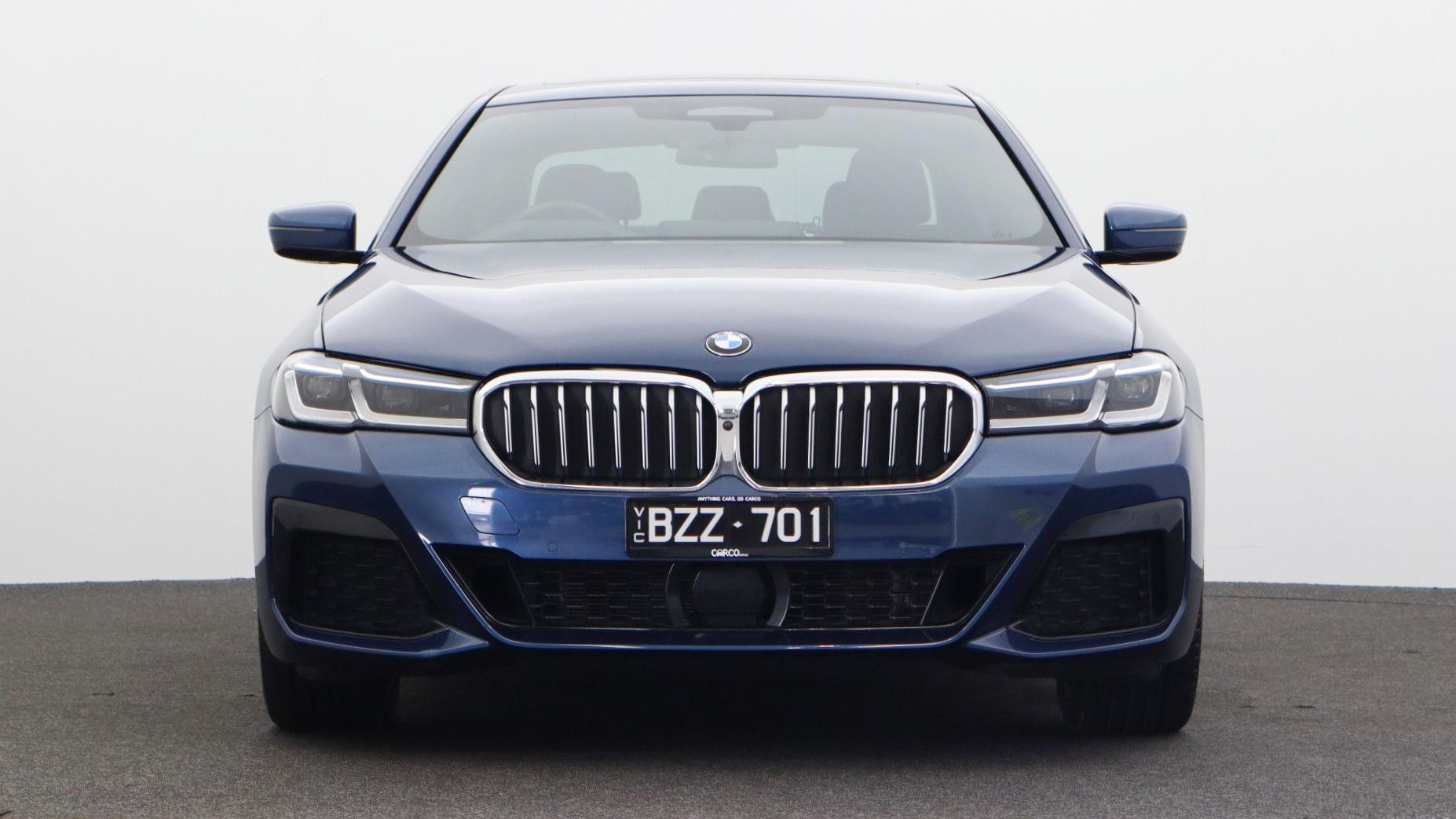BMW 5 Series image 2
