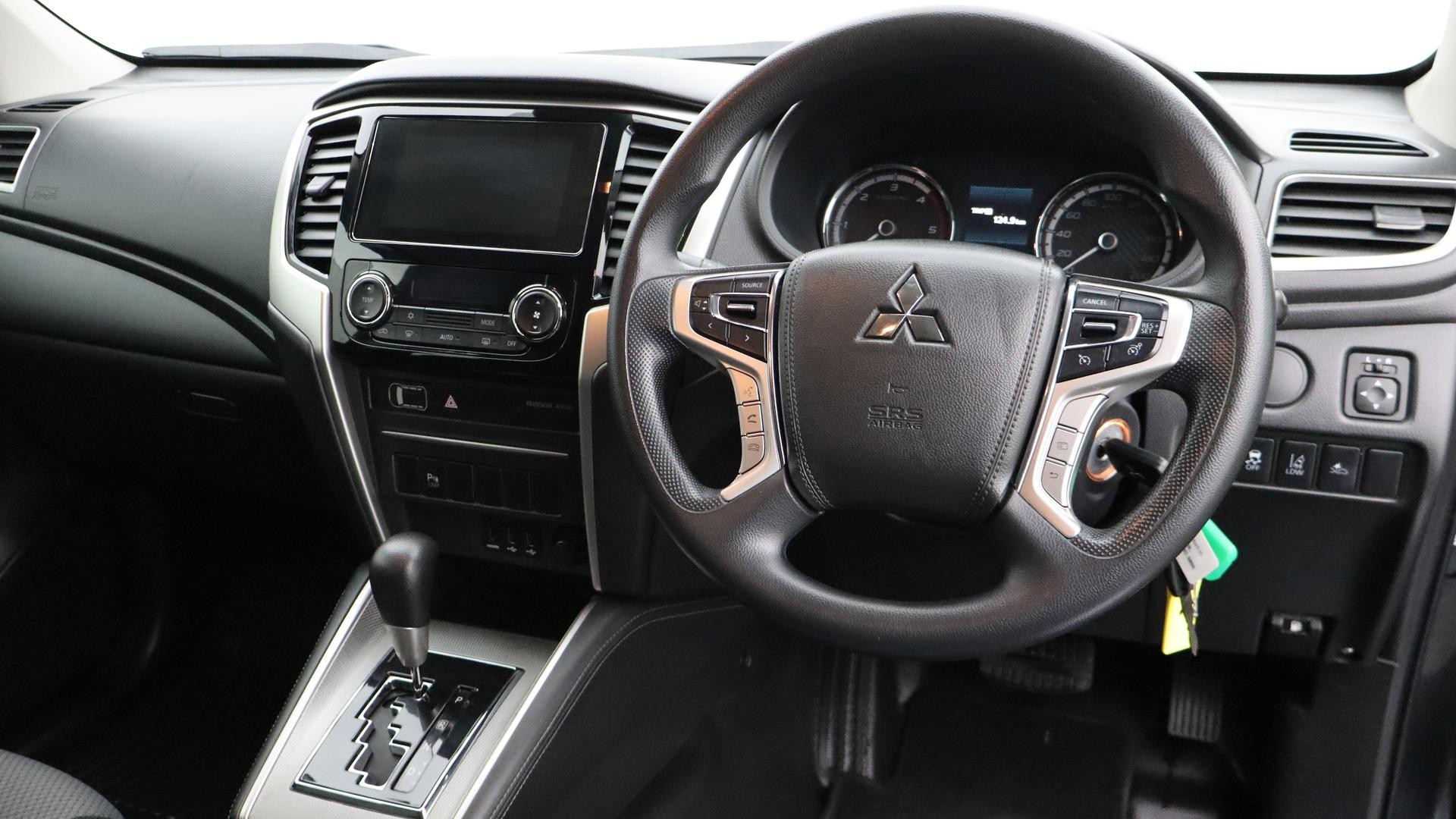 Mitsubishi Triton image 4