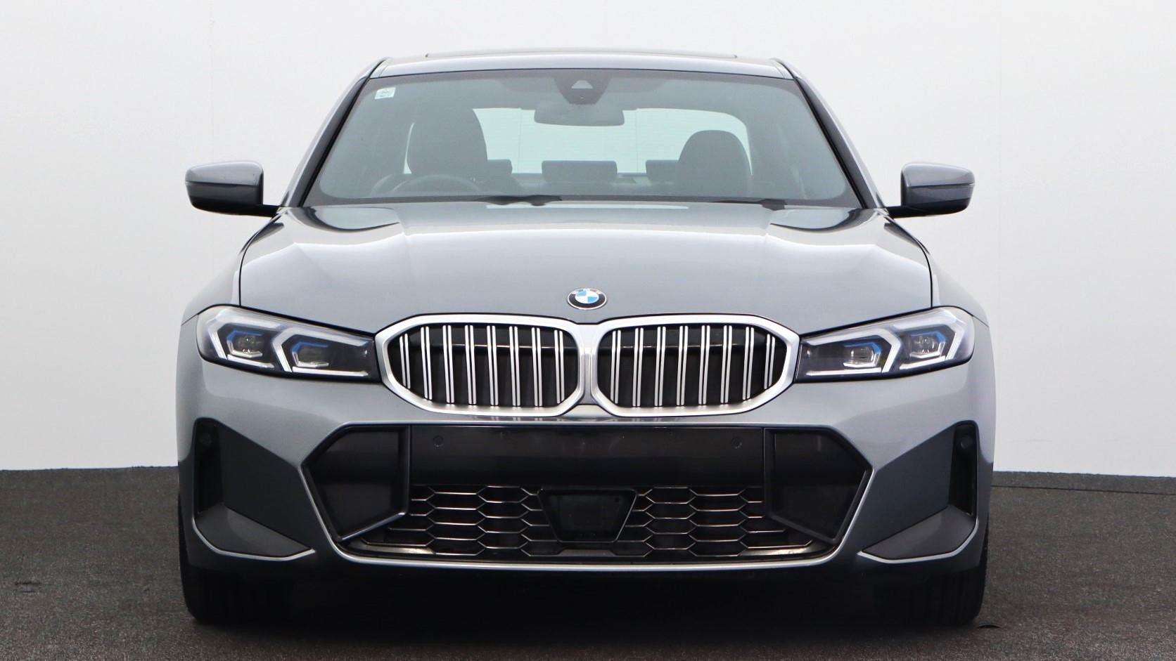 BMW 3 Series image 2
