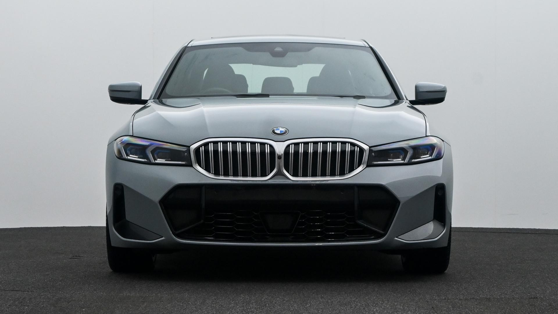 BMW 3 Series image 3