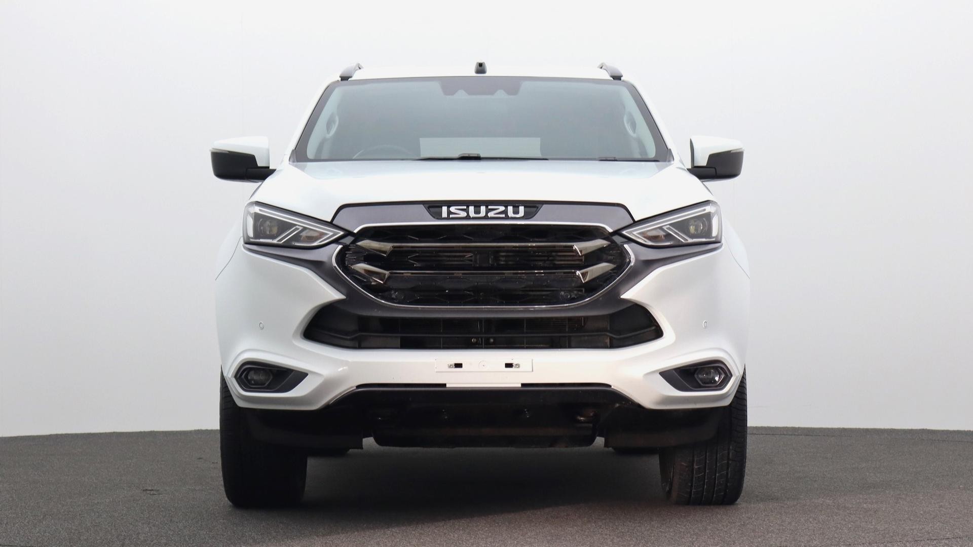 Isuzu Mu-x image 2