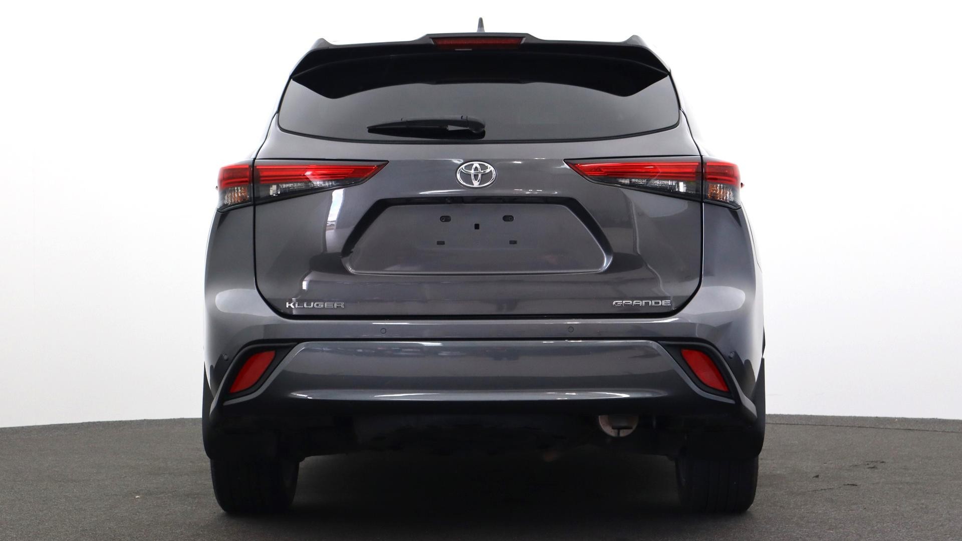 Toyota Kluger image 3