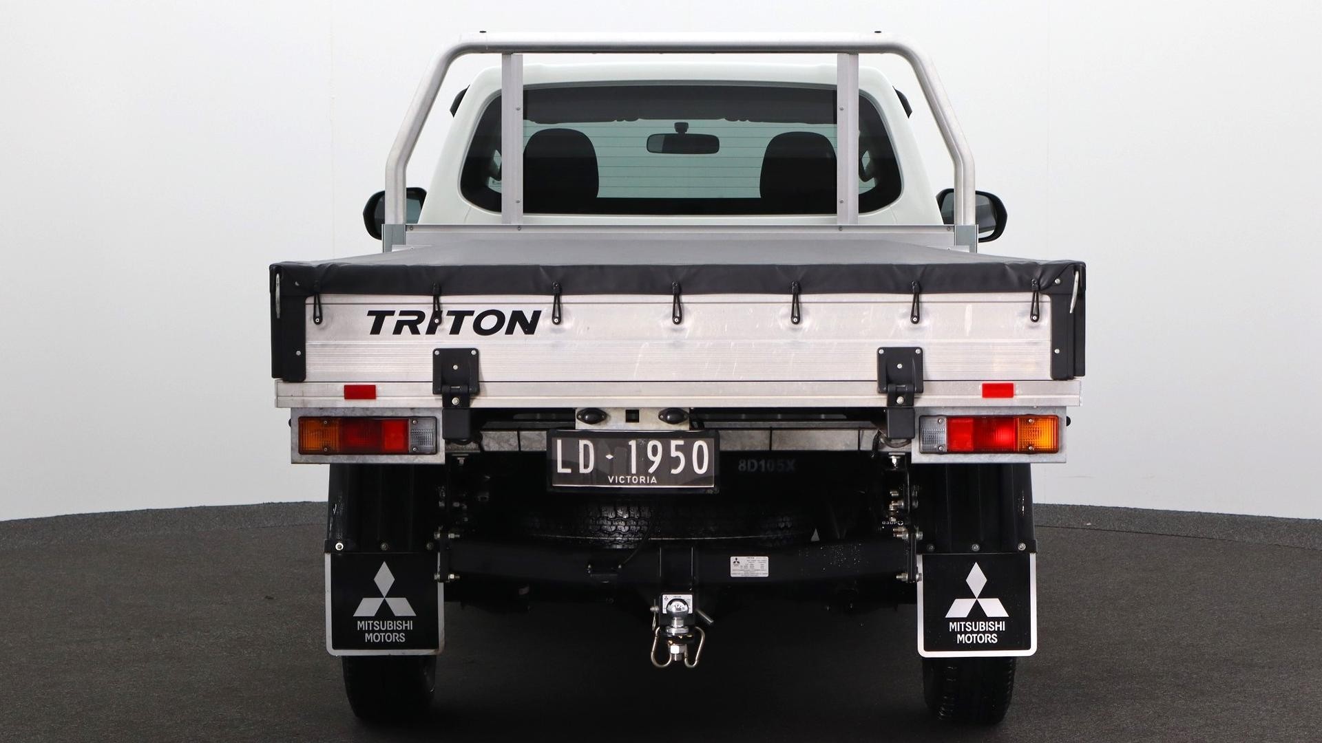 Mitsubishi Triton image 3