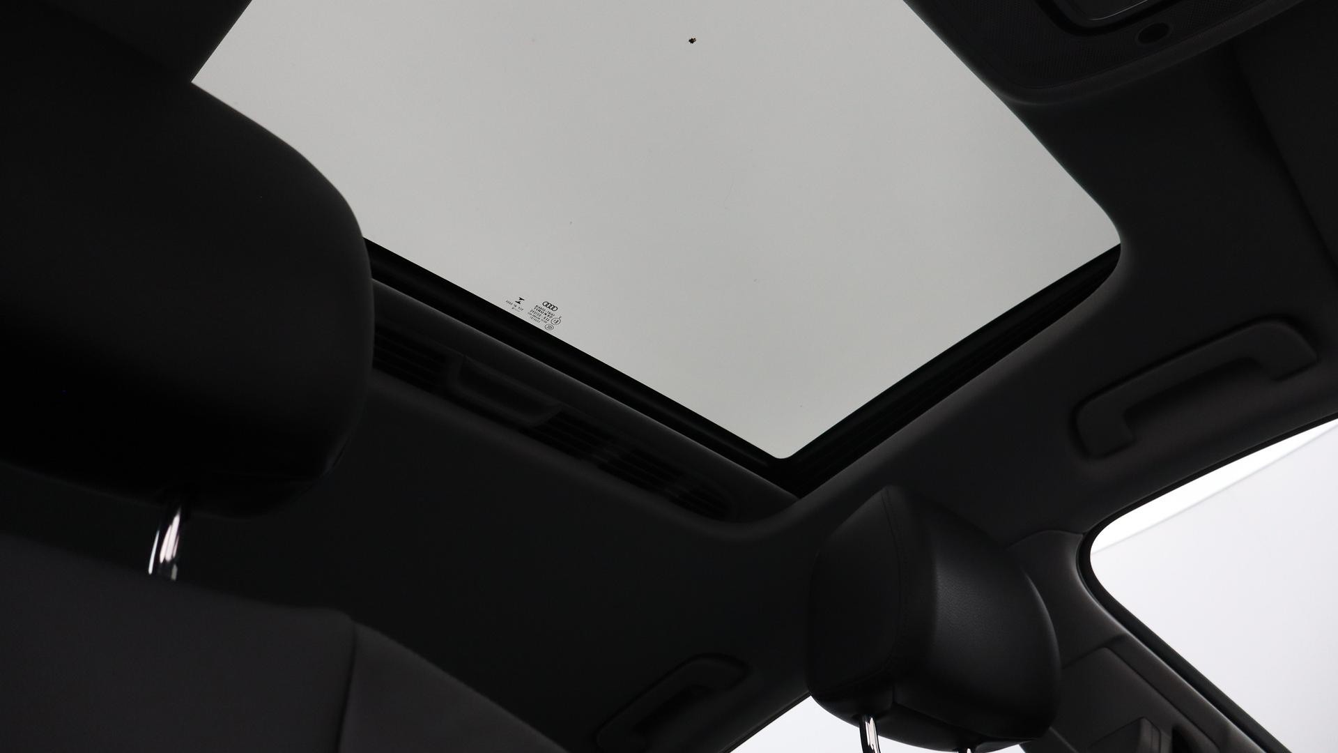 Audi A4 image 4