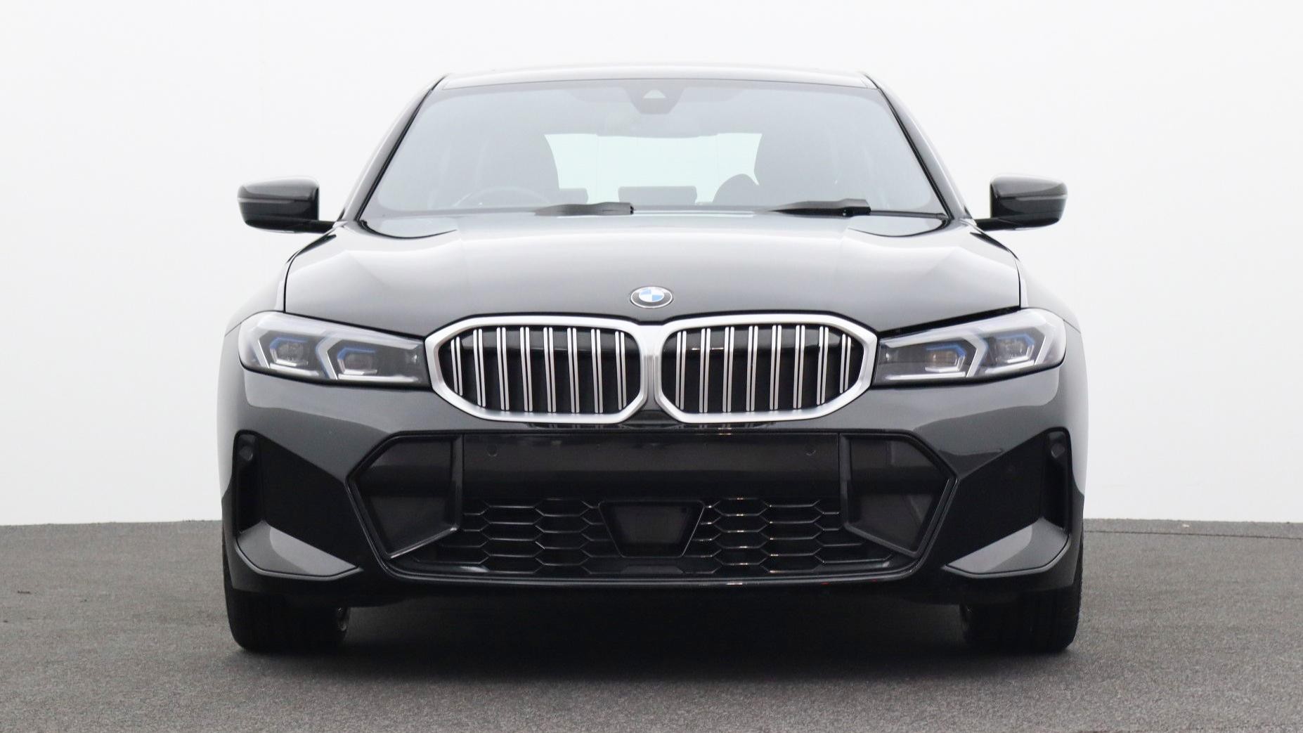 BMW 3 Series image 2