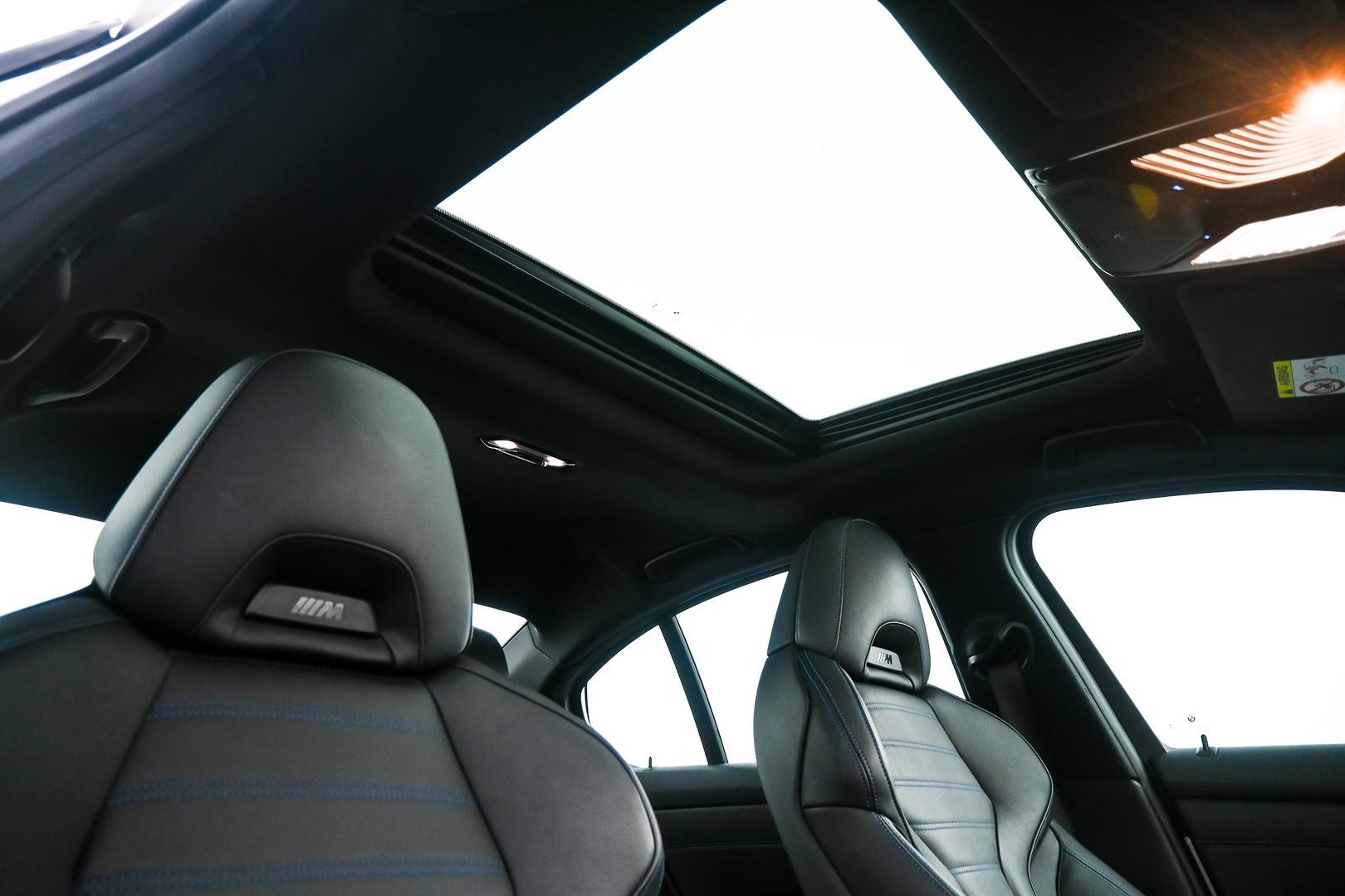 BMW 3 Series image 4