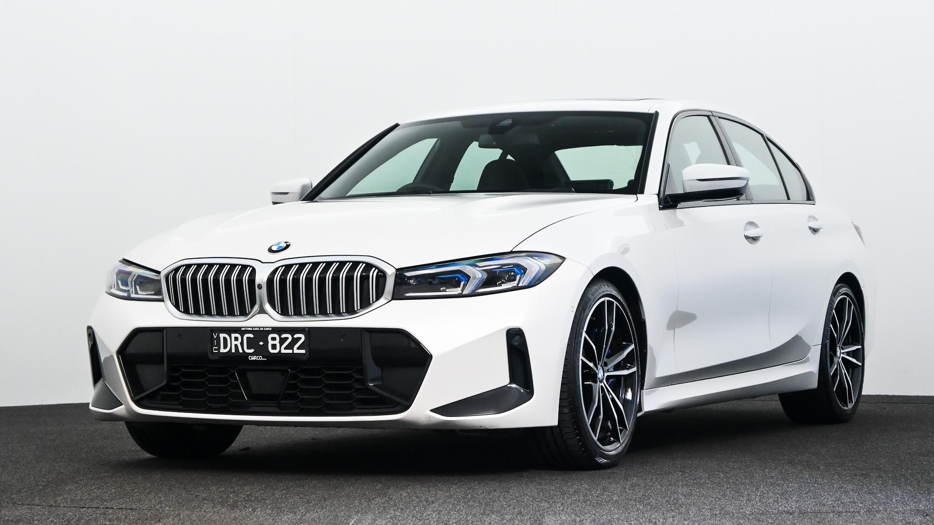 BMW 3 Series image 1