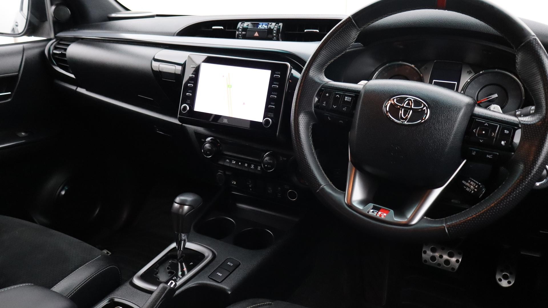 Toyota Hilux image 4