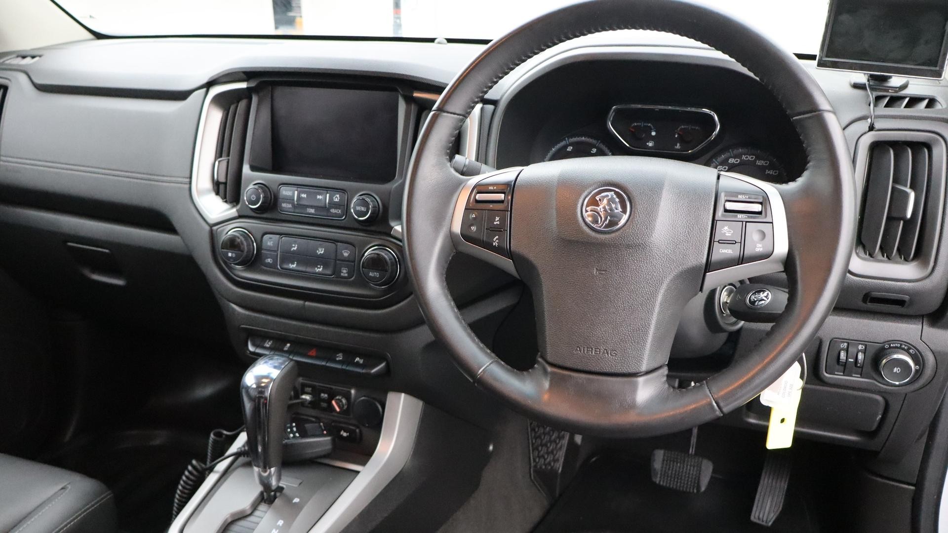 Holden Colorado image 4