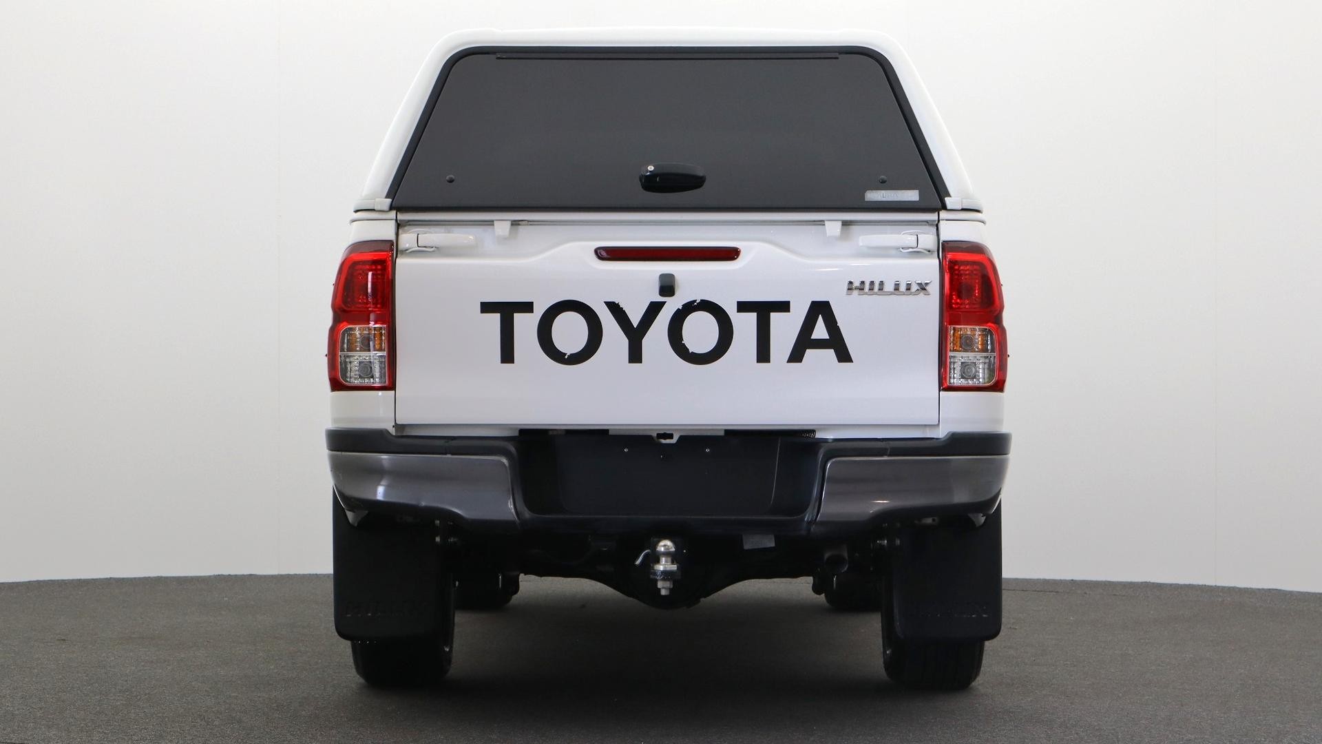 Toyota Hilux image 3