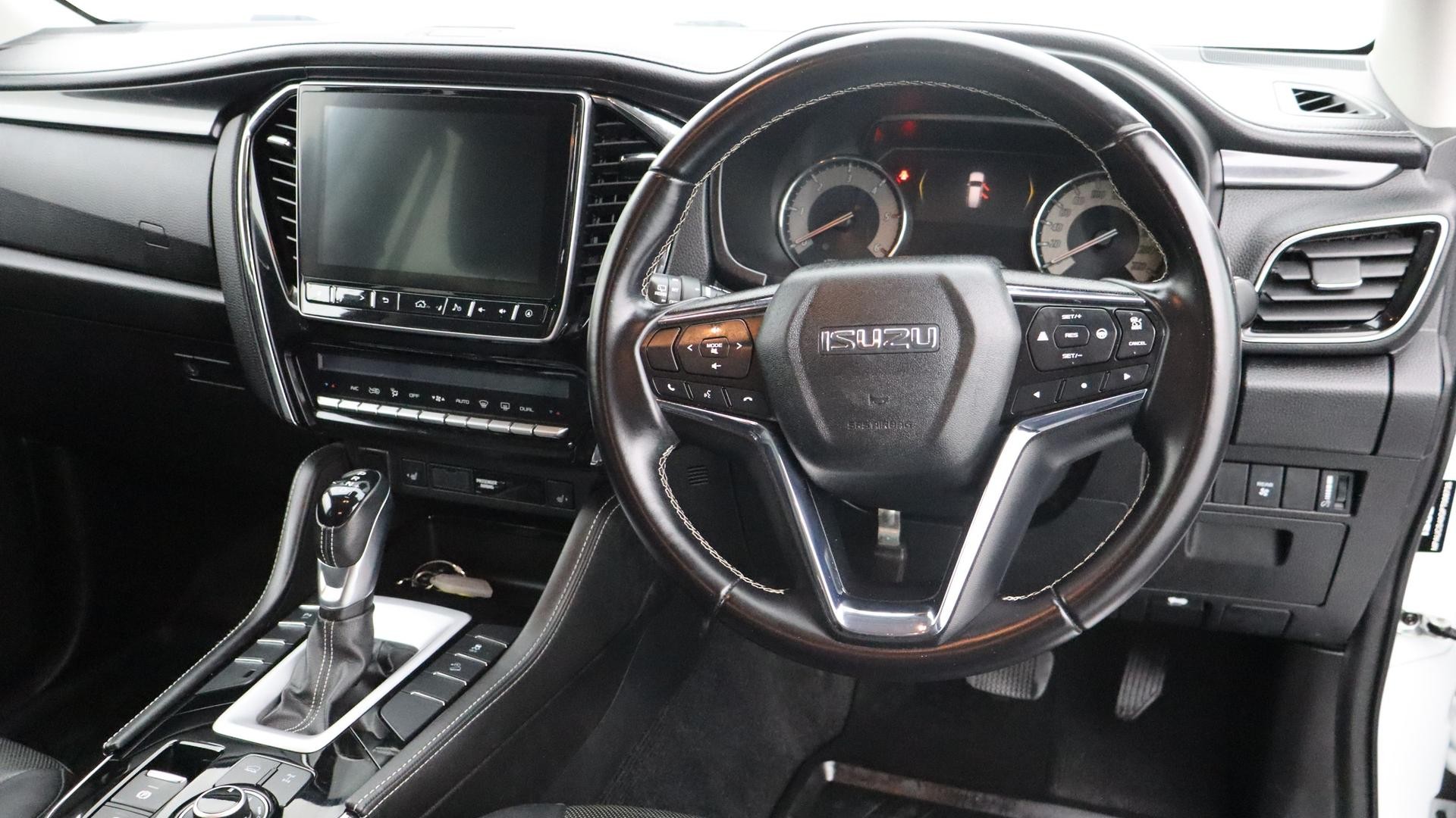Isuzu Mu-x image 4