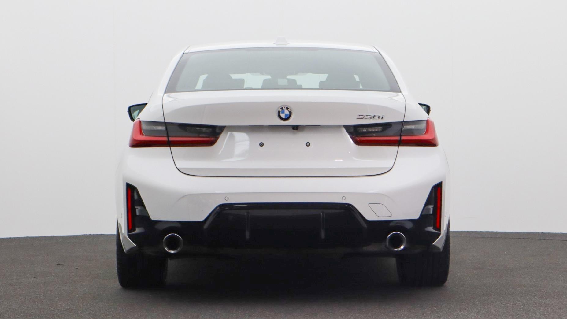 BMW 3 Series image 3