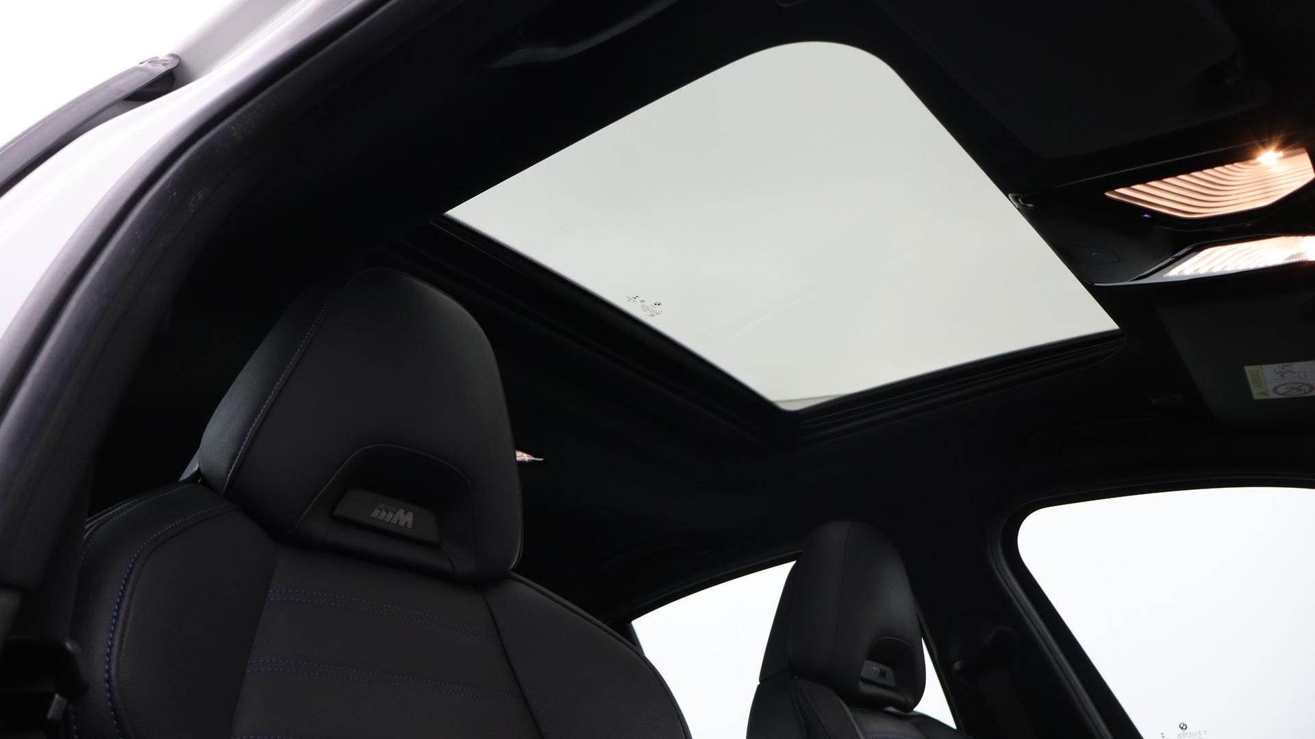 BMW 3 Series image 4