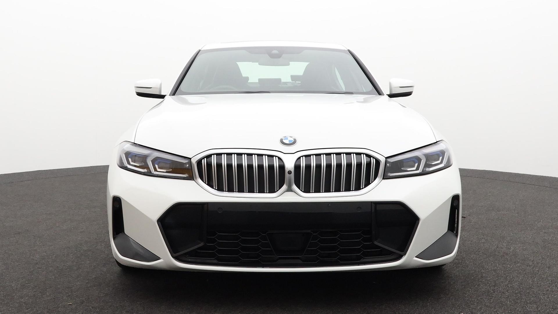 BMW 3 Series image 2