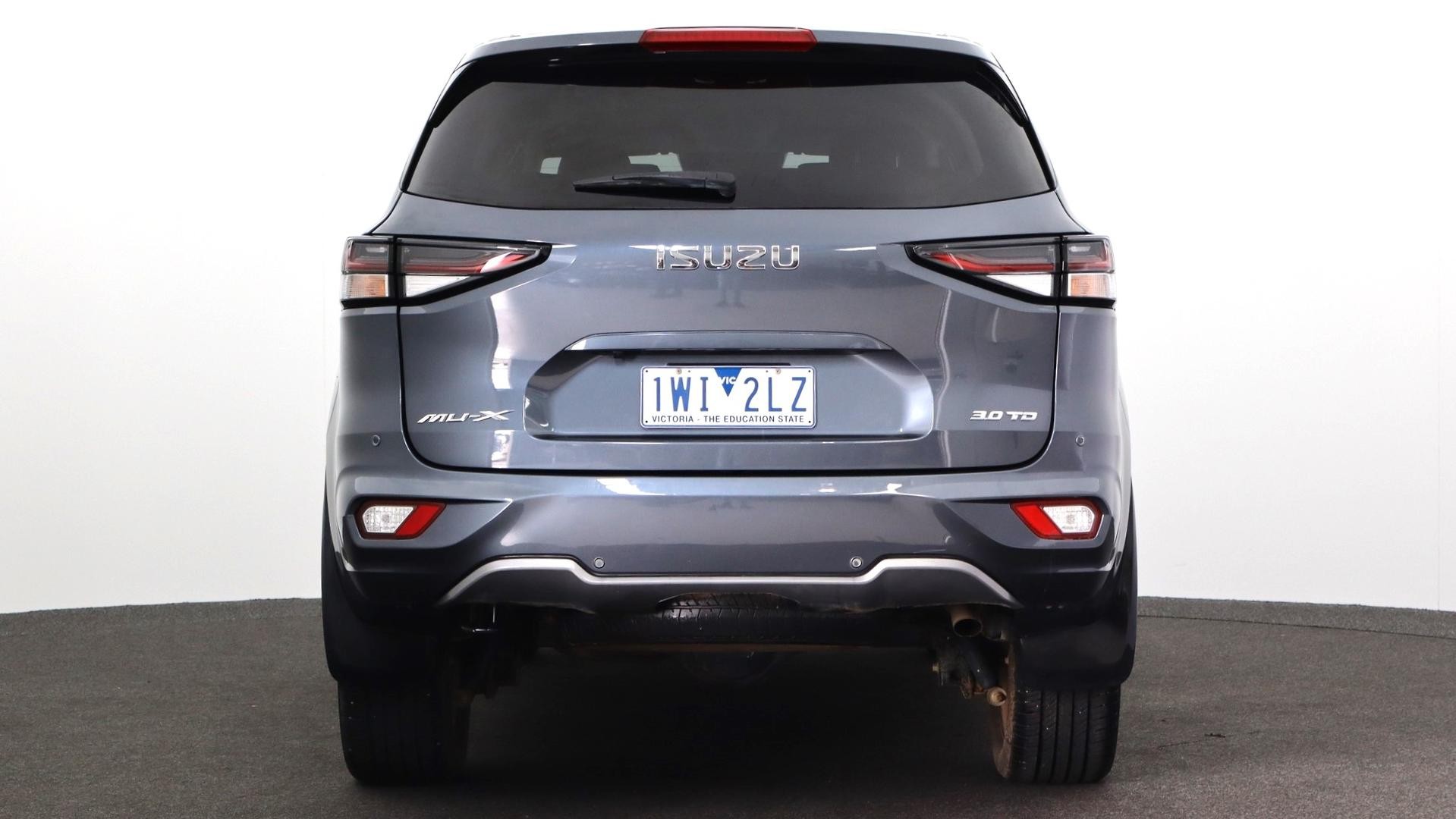 Isuzu Mu-x image 3