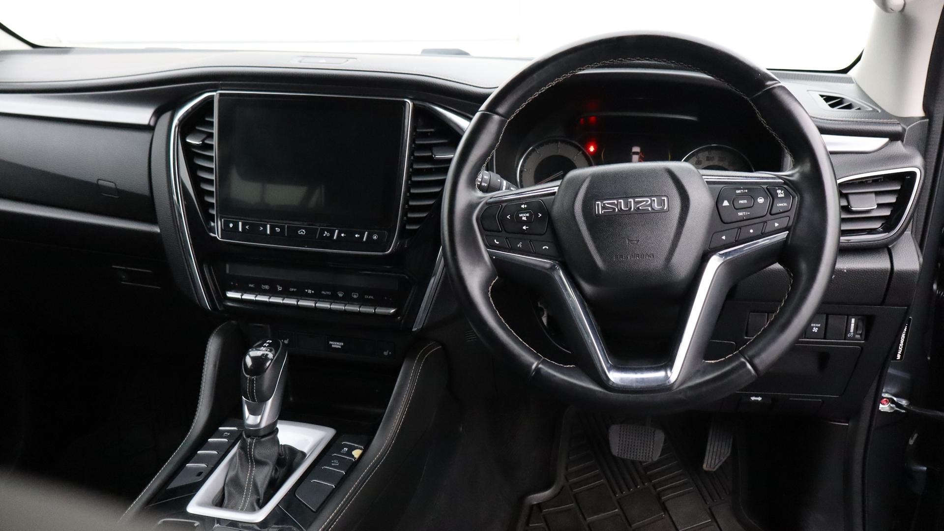 Isuzu Mu-x image 4
