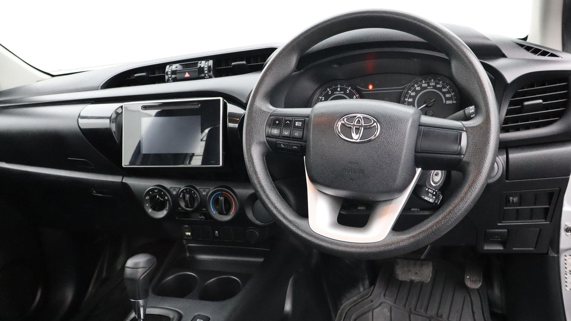 Toyota Hilux image 4