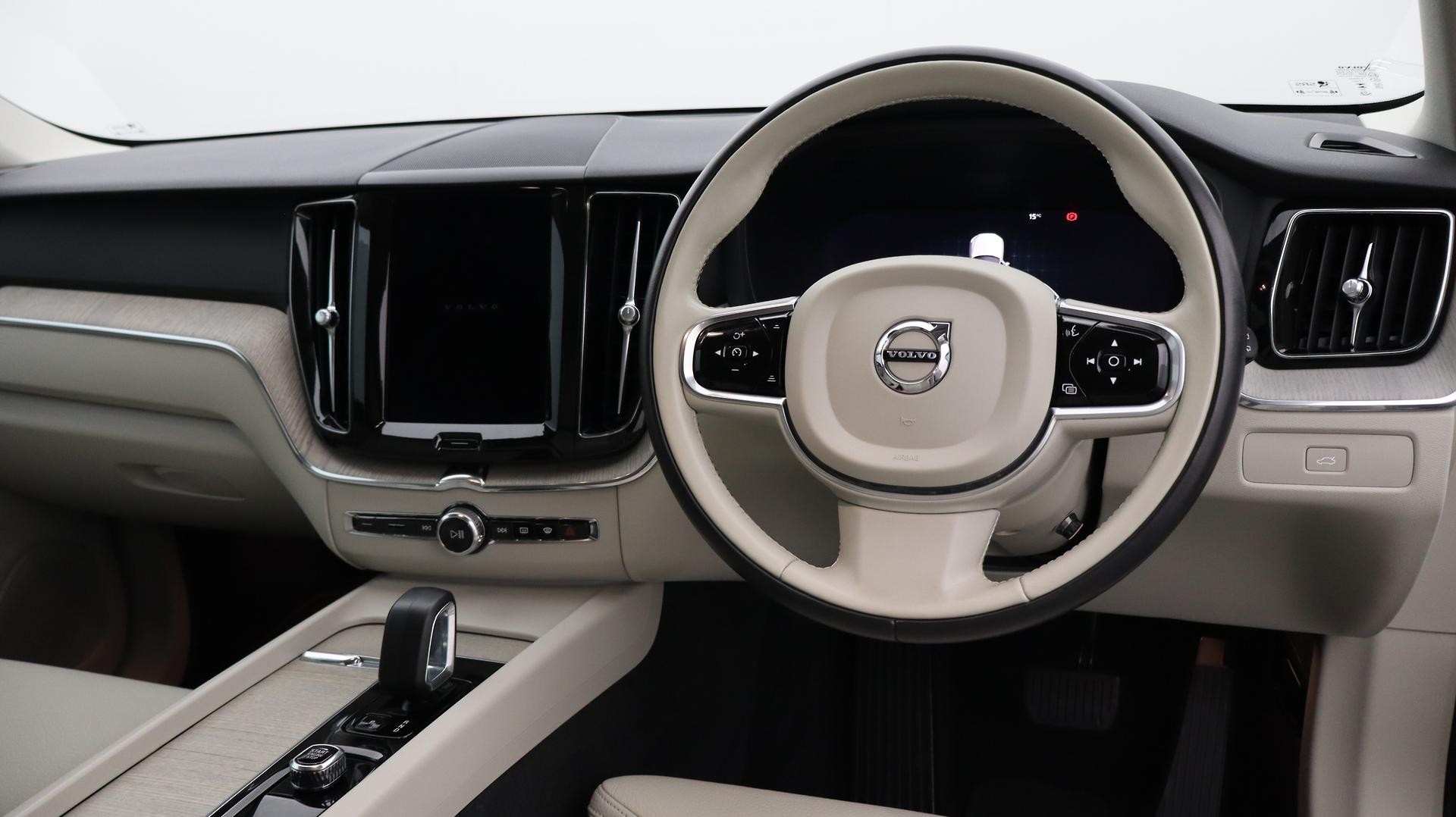 Volvo Xc60 image 4