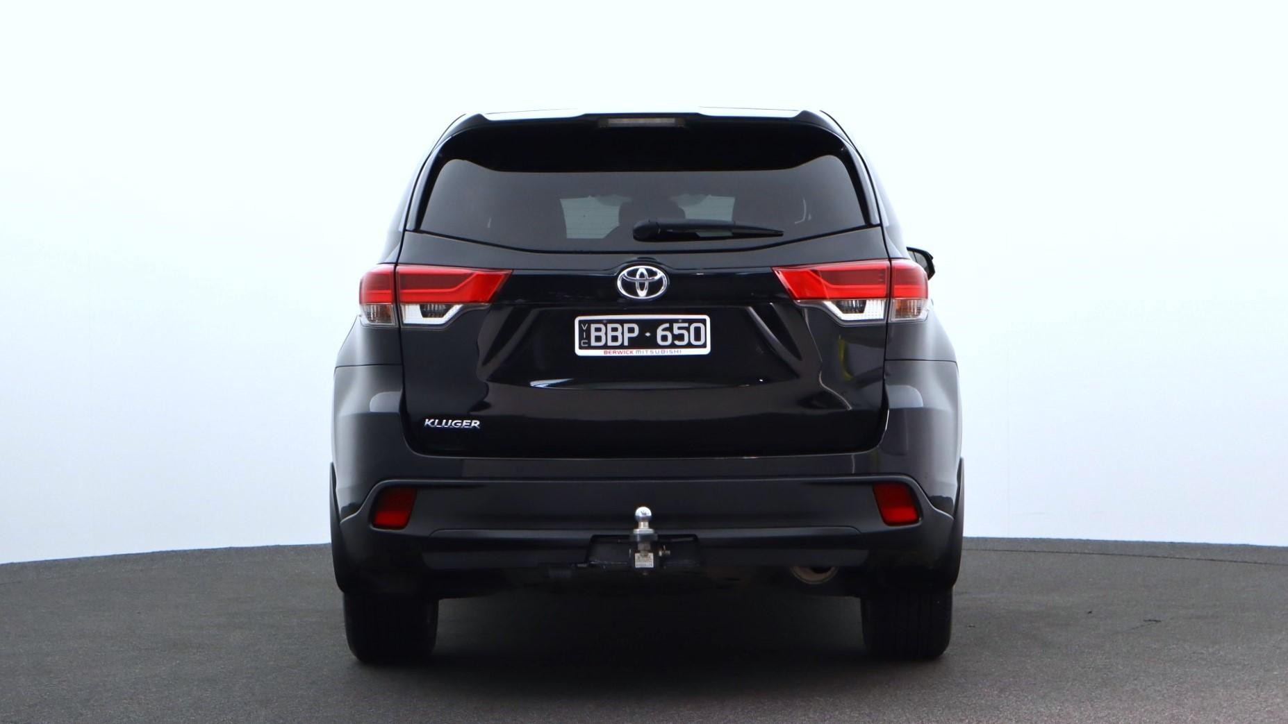 Toyota Kluger image 3