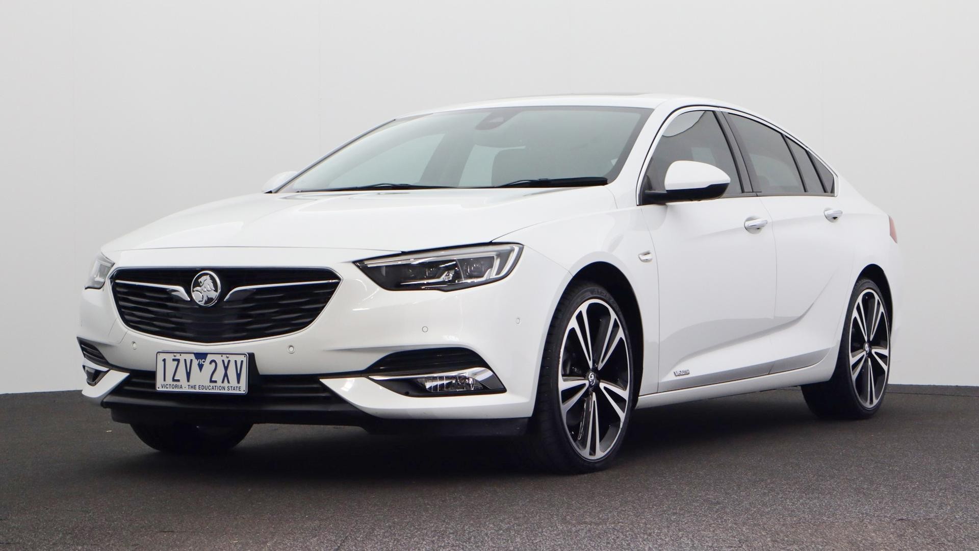 Holden Calais image 1