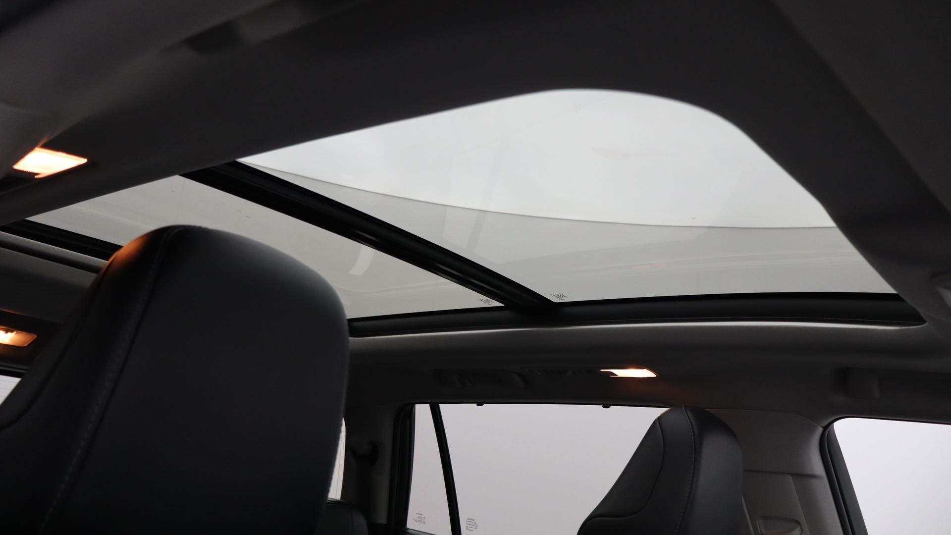 Toyota Kluger image 4