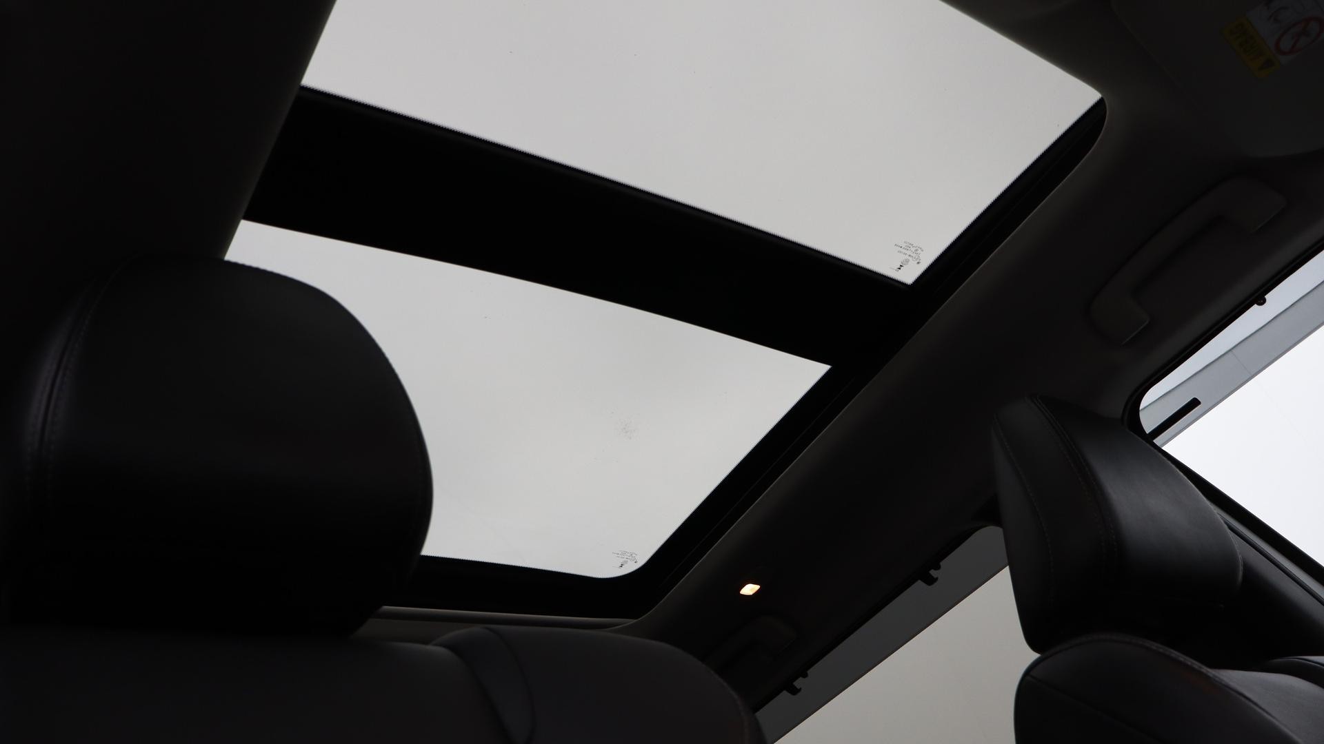 Mitsubishi Outlander image 4