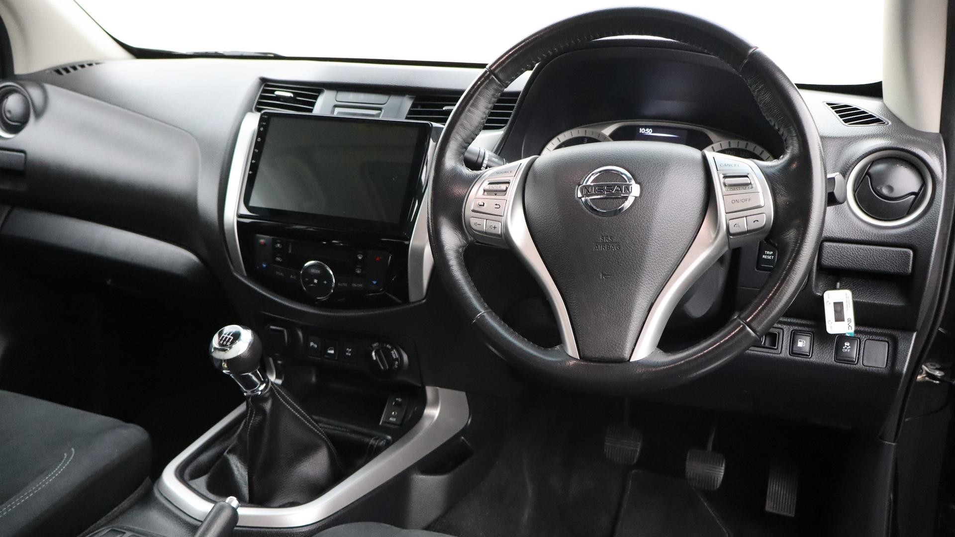 Nissan Navara image 4