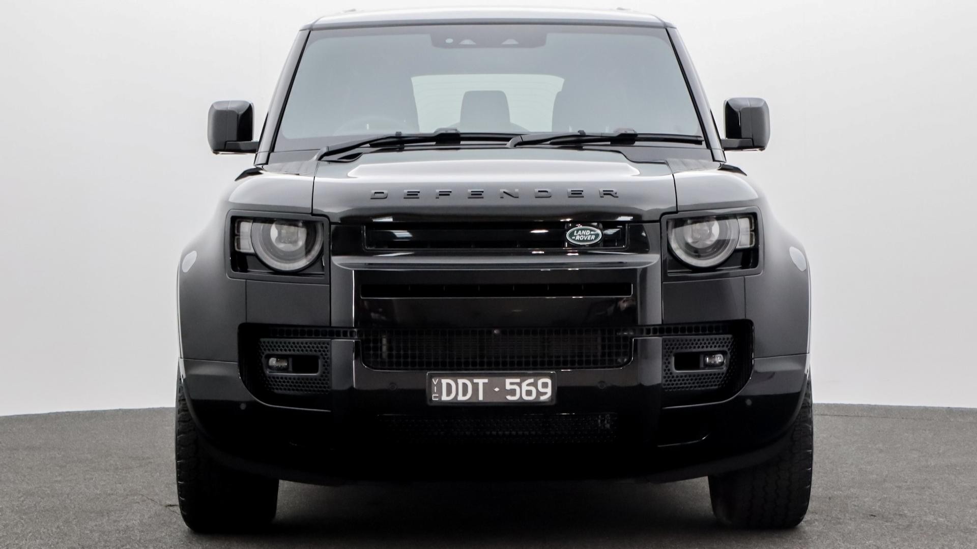 Land Rover Defender image 2