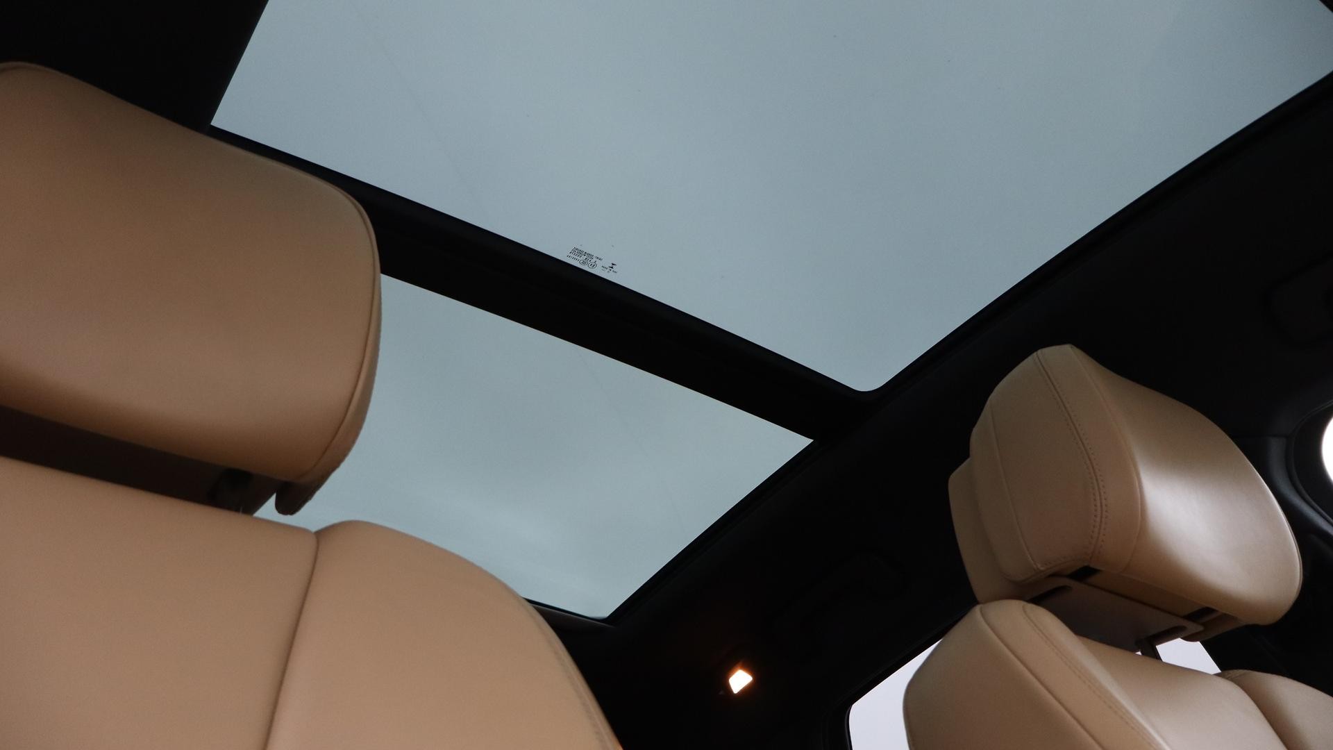 Porsche Macan image 4