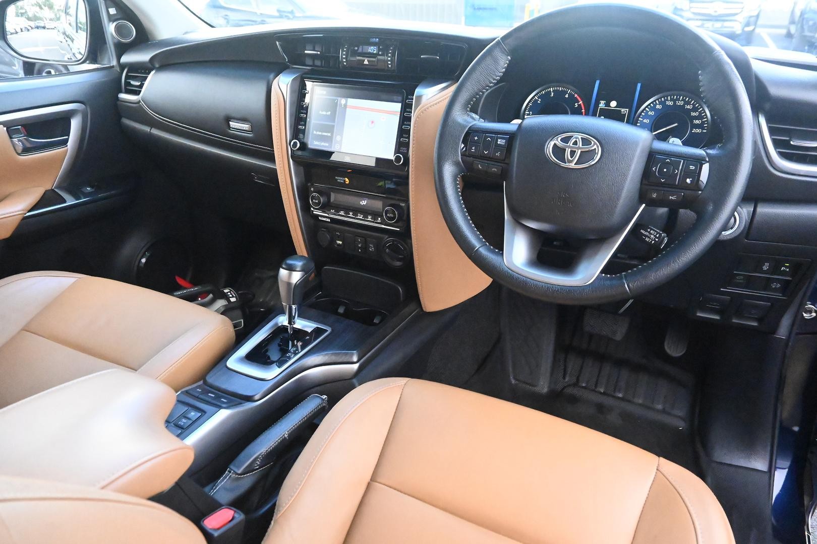 Toyota Fortuner image 4