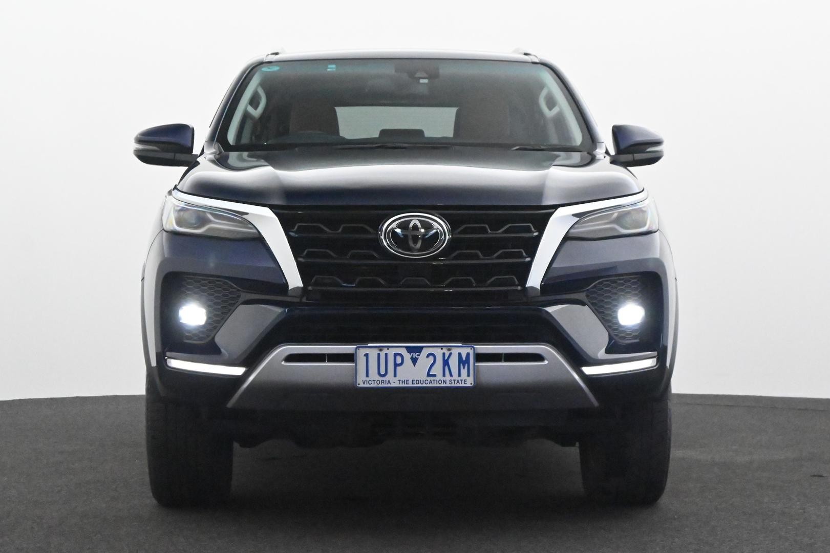 Toyota Fortuner image 2