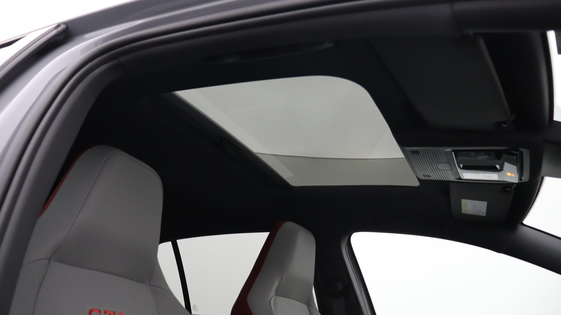 Volkswagen Golf image 4
