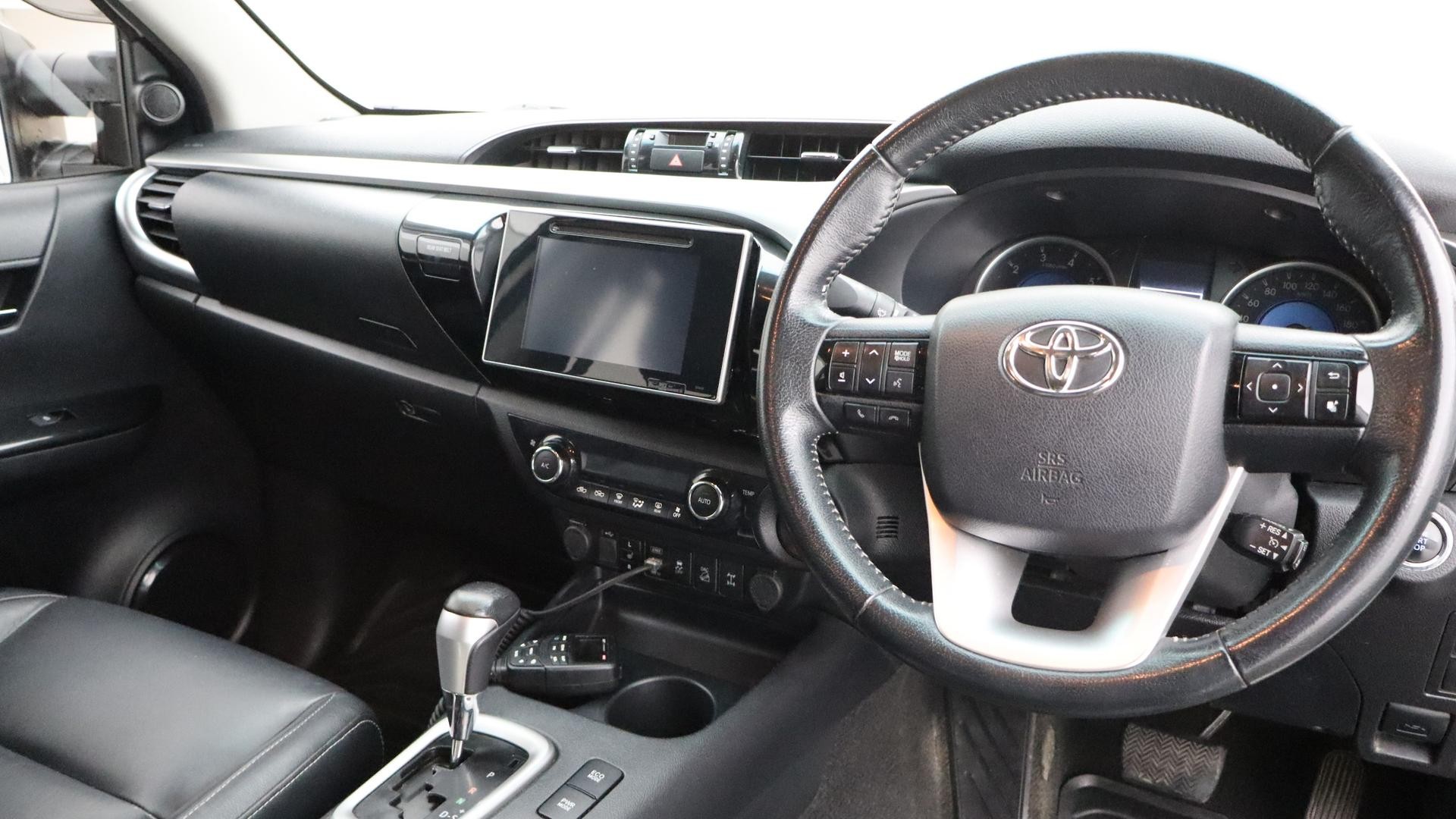 Toyota Hilux image 4