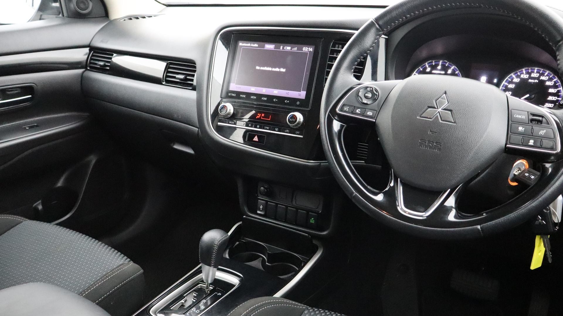 Mitsubishi Outlander image 4