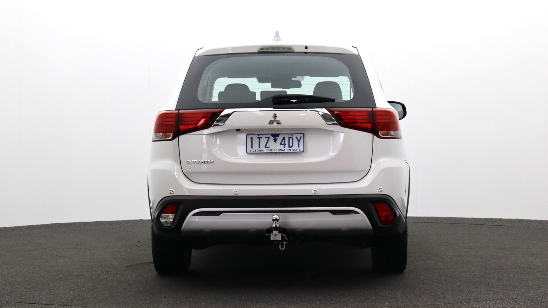Mitsubishi Outlander image 3