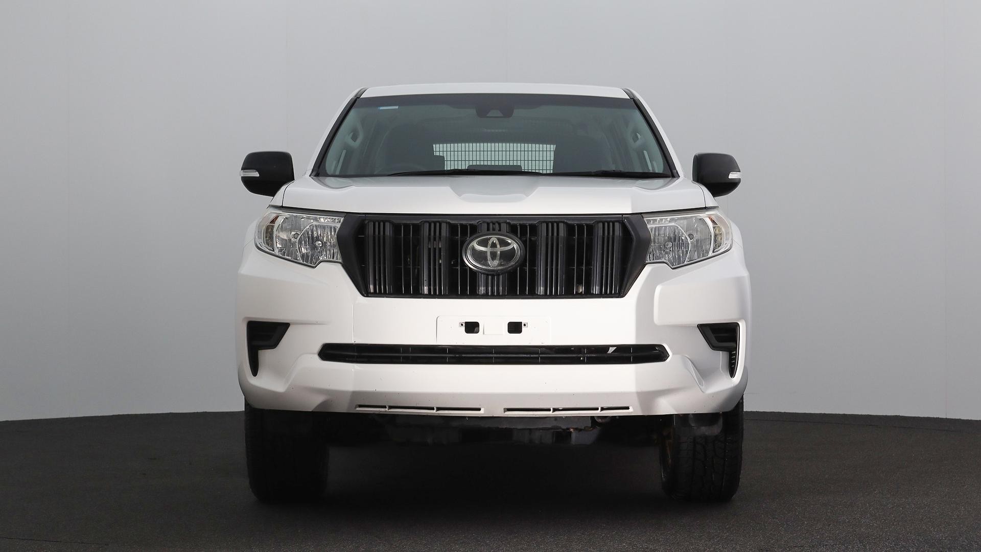 Toyota Landcruiser Prado image 2