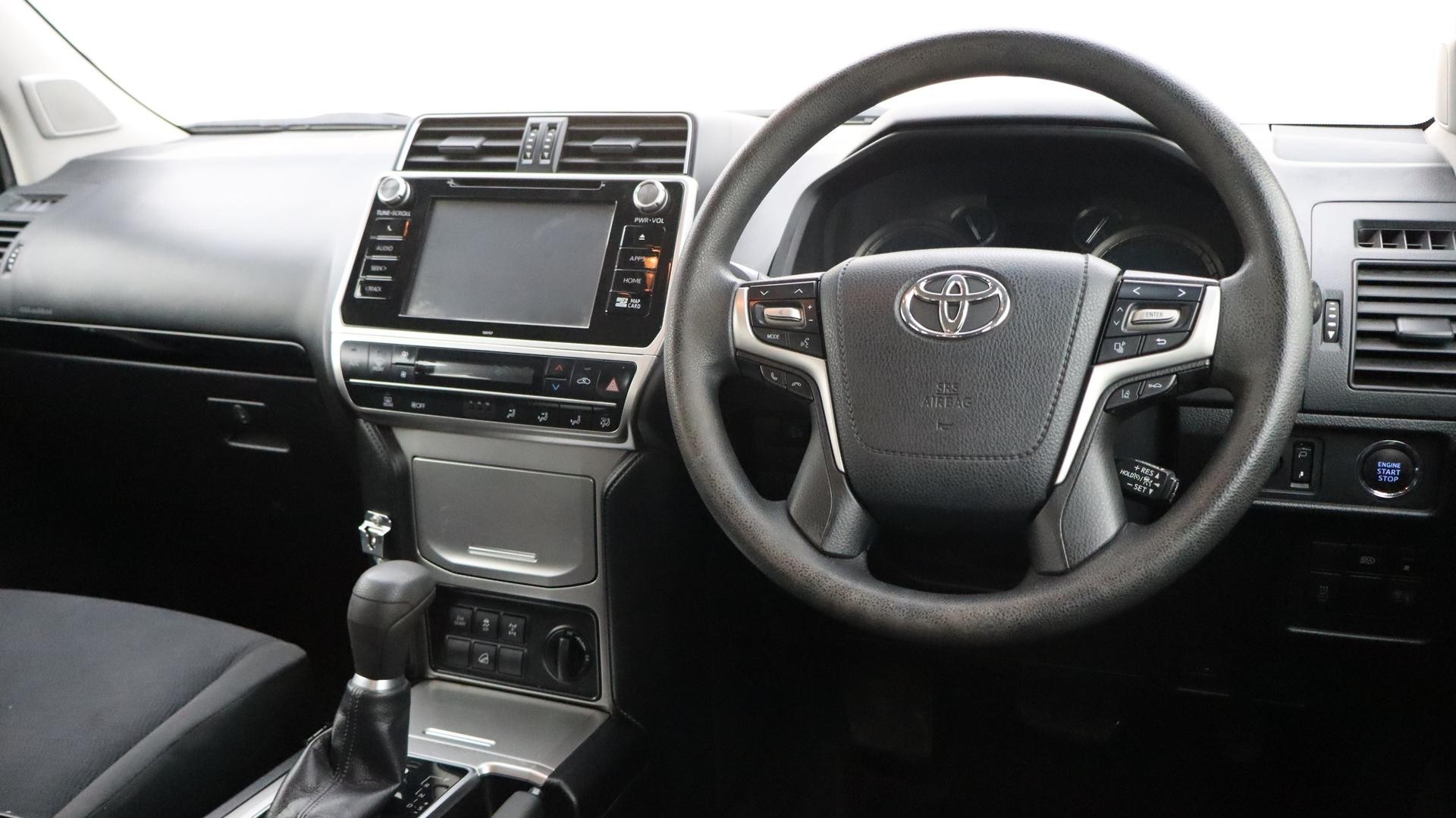 Toyota Landcruiser Prado image 4
