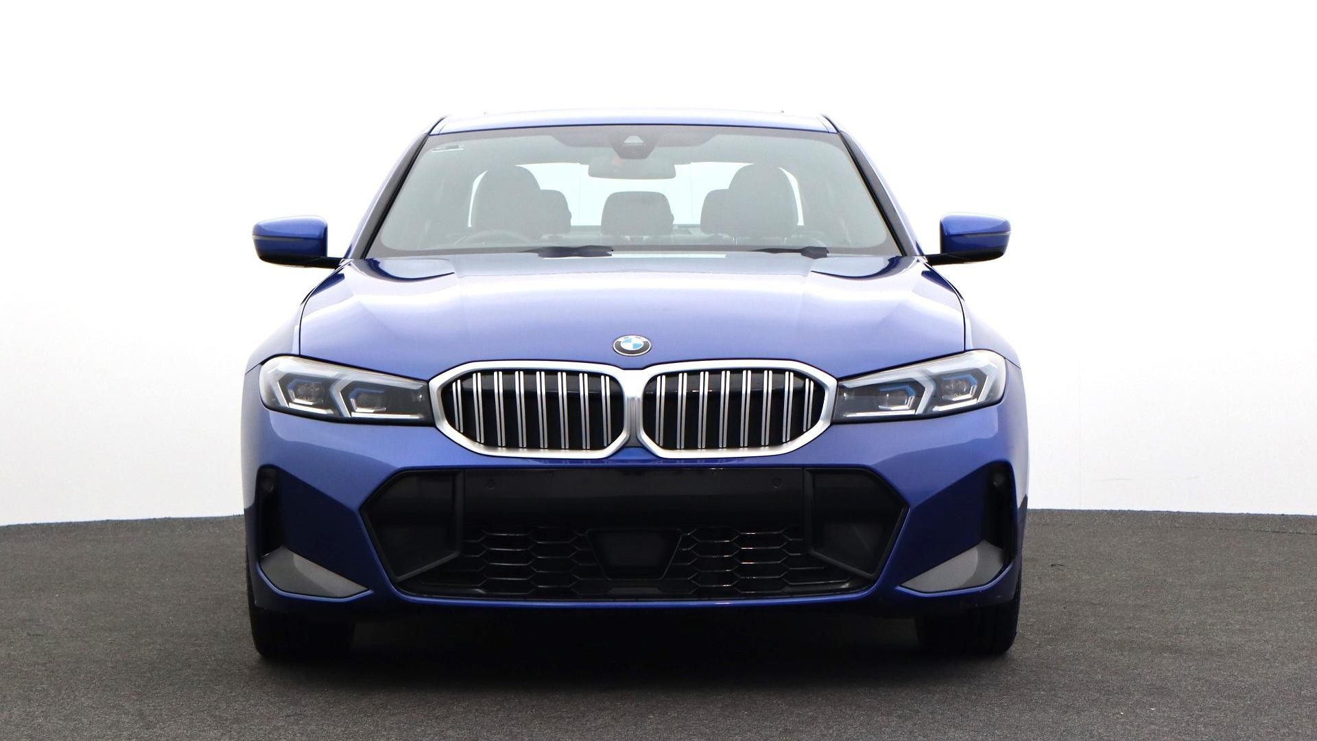 BMW 3 Series image 2